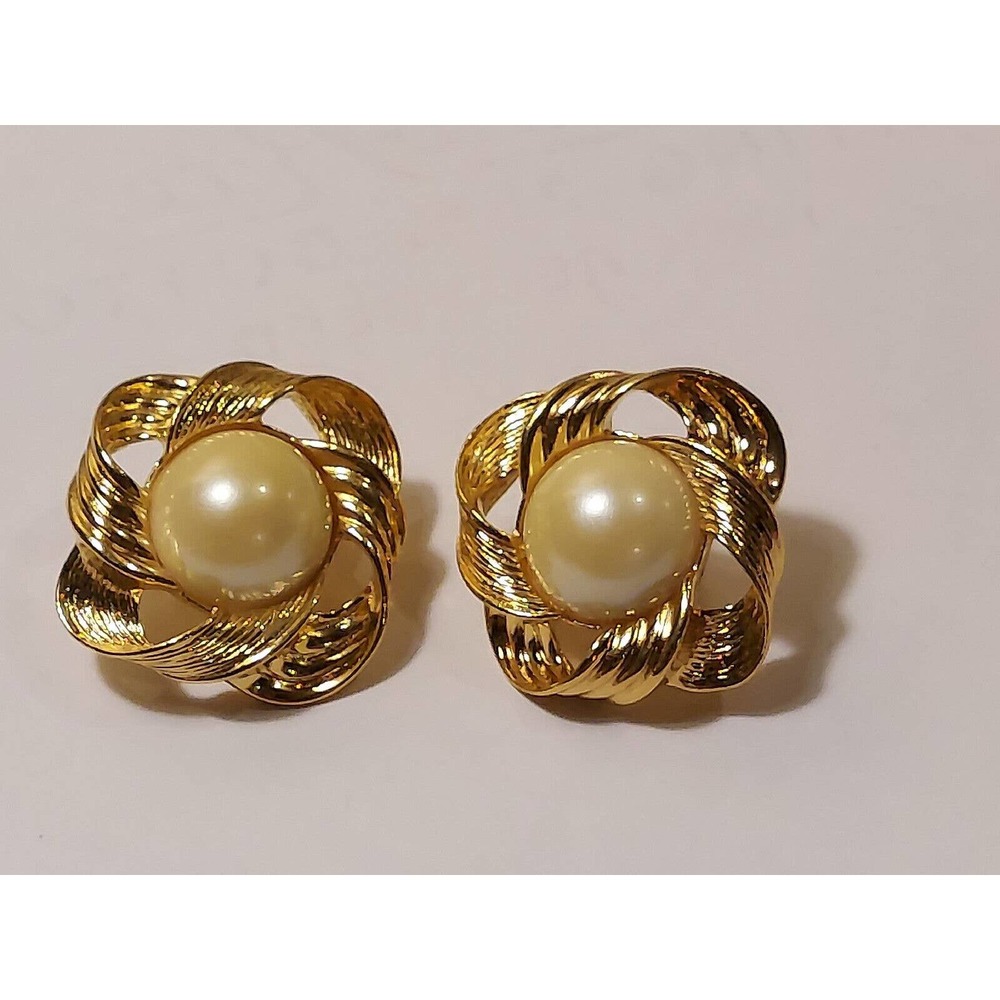 AVON Vintage Gold Tone and Faux Pearl Earrings Weave Circle Costume Jewelry